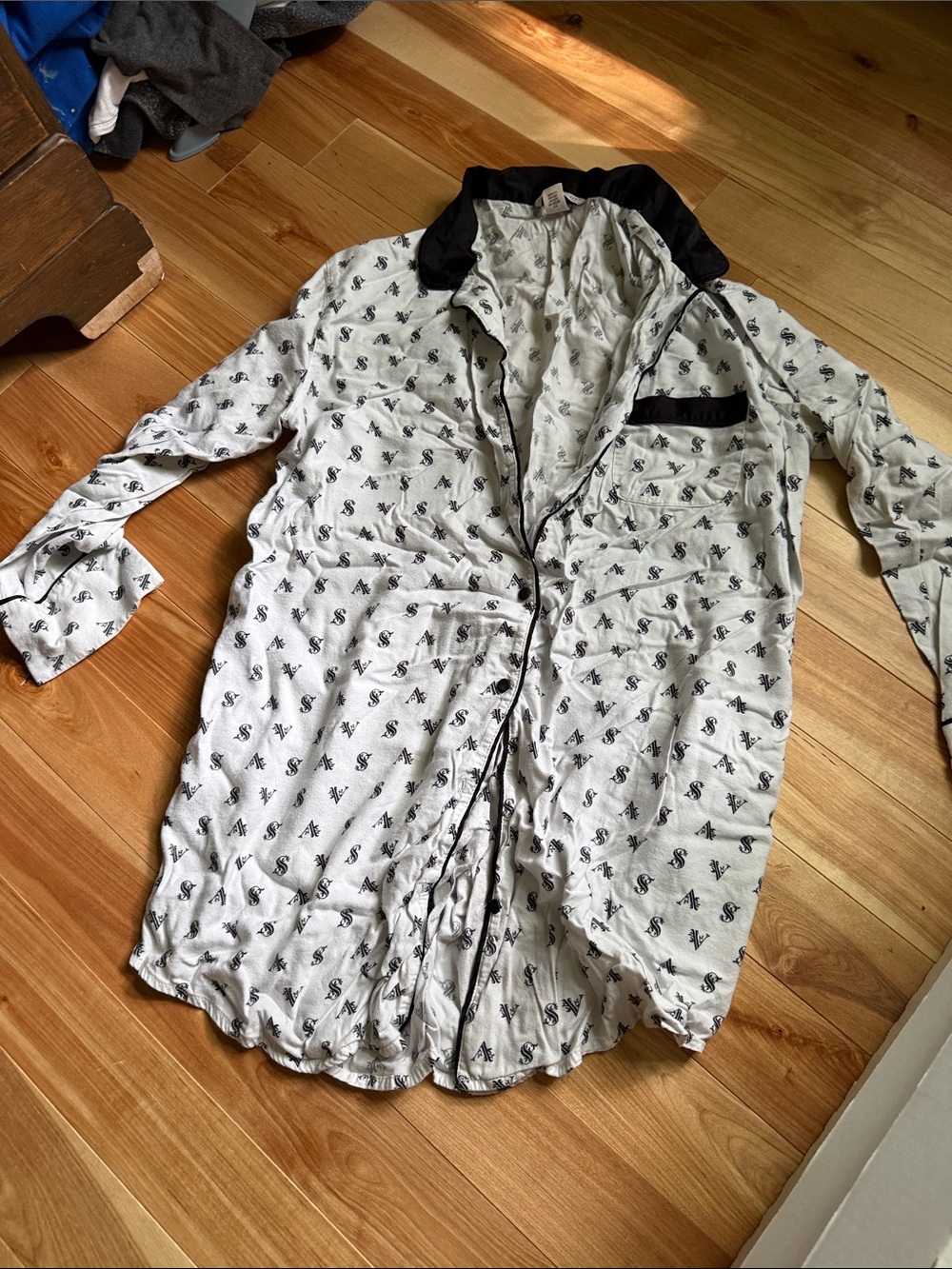 VIctorias Secret Sleep Shirt
